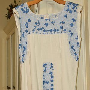 J. Marie White Blouse with Two Tone Blue Embroidery size Medium